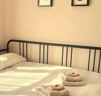 Staines Casa | Thames Accommodation