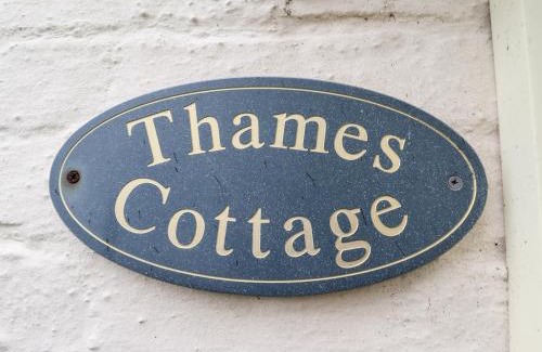 Roos Casa | Thames Cottage