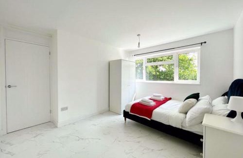 Five Oak Green Casa | Thames Lodge