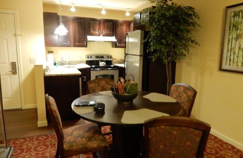 Pittsfield Condominio | Thanksgiving Mountain Lodge, Mass.- 1 BR 1 Ba. Bousquet Mt Ski 11/26-11/29/2025