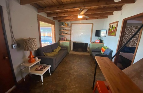 Dadeville Cabaña | That 70's Kottage on Sunset Dr. BIG water view, sleeps 8