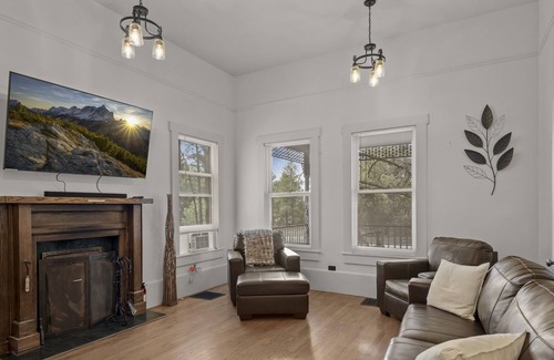Swiss Manor Casa | That awesome 5B/5BA with mtn views for cheap!