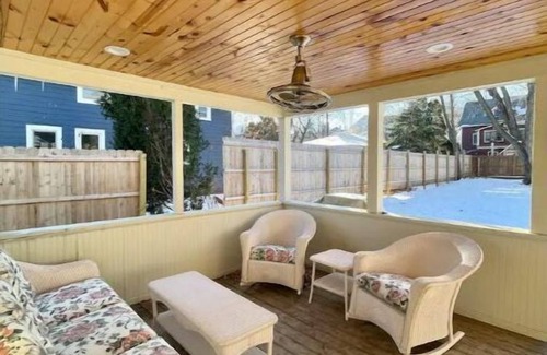 Stillwater Casa | "That Cute BNB" 2-Bedroom home in prime location!