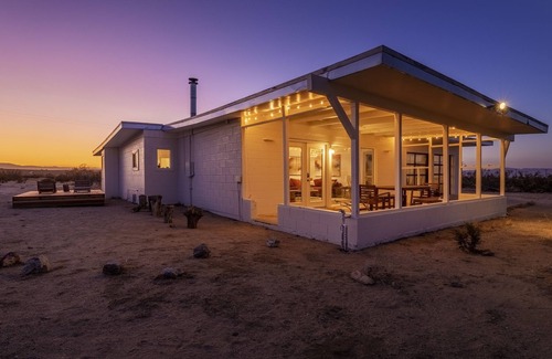 Twentynine Palms Casa | 🌵 That Desert House - Hot Tub, lots of Privacy, High Design & Incredible Desert Views! 🌵