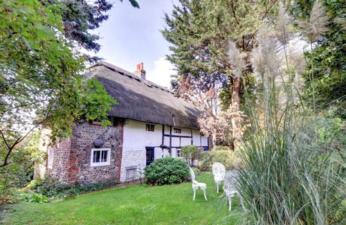 Shoreham-by-Sea Casa | Thatch Cottage - Cuatro Habitaciones Casa, Capacidad 6
