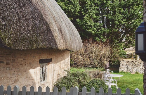 Laverton Cabaña | Thatch Cottage - Luxury Cottages