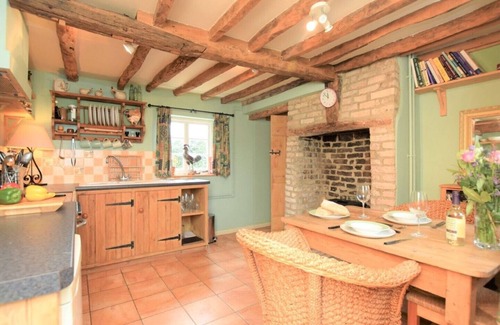 Bedford Cabaña | Thatched Cottage