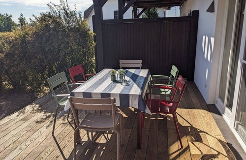 Loddin Casa | NORDLICHT - casa con techo de paja con vistas al remanso