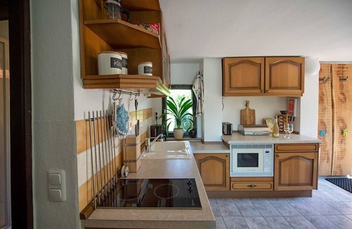 Biendorf Otro | Casa de campo con techo de paja cerca de Ostseebad Kühlungsborn - Casa de castaño con techo de paja (52 m², 3 habitaciones, máximo 4 pers.)
