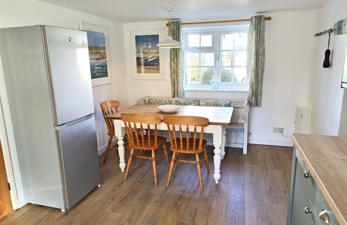 Stratton Cabaña | THATCHINGS, pet friendly, with open fire in Stratton