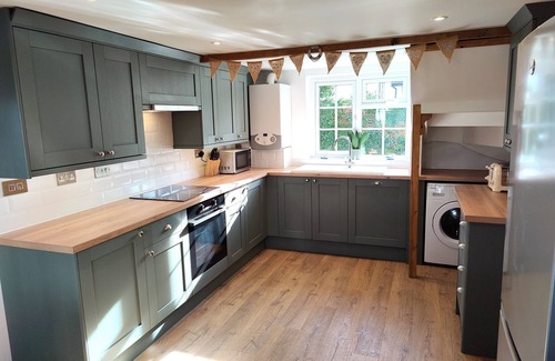 Stratton Cabaña | THATCHINGS, pet friendly, with open fire in Stratton