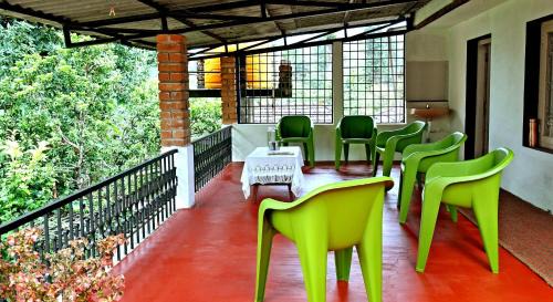 Mudigere Casa | Thavihakklu Homestay 4BH, Kitchen, Coffee Estate