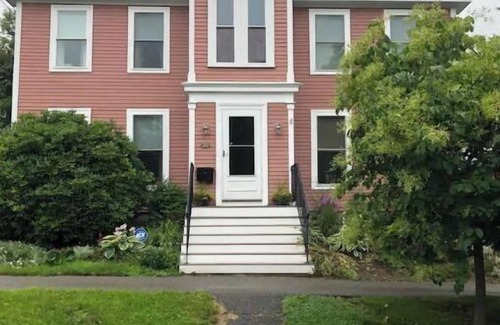 Bangor Casa | The 1830 Guest House