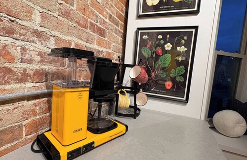 De Pere Apartamento | The 1913 - newly renovated historic downtown loft