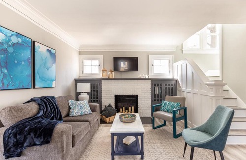 Highland Square Casa | The 1920’s Dutch Colonial - Highland Square