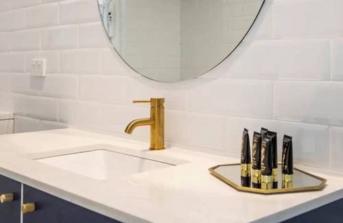 West Perth Apartamento | The 1920’s 'Flora' Suite