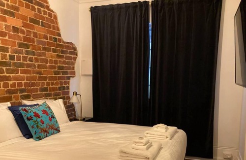 West Perth Apartamento | The 1920’s 'Prosperity' Suite