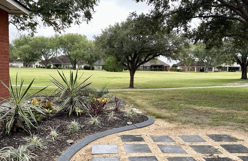 Victoria Casa | The 19th Hole