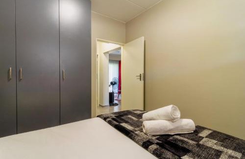 Greater Johannesburg Metropolitan Area Apartamento | The 2 Bedroom WaterfallRidge Nest next to Mall of Africa