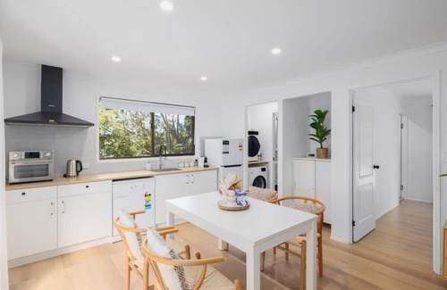 Upper Coomera Casa | The 2BR Farm Escape, idyllic scenery,peaceful tour