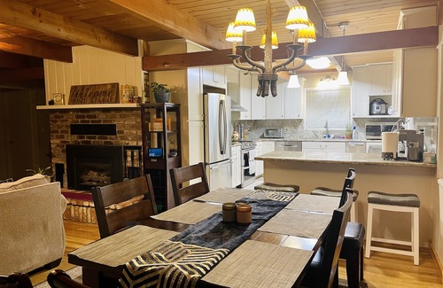 Mi-Wuk Village Cabina | The 4 bedroom, EV charger Celestial Home near Pinecrest lake.