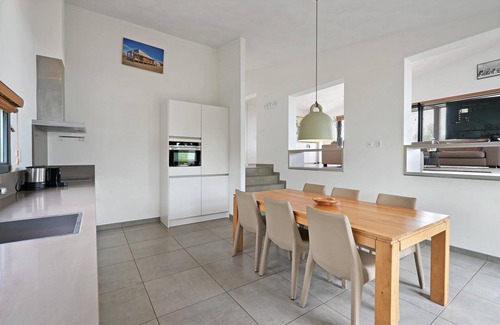 Ouddorp Casa | The 4 person Villa Super VIP features a luxurious and comfortably furnished interior, perfect with dogs and children.