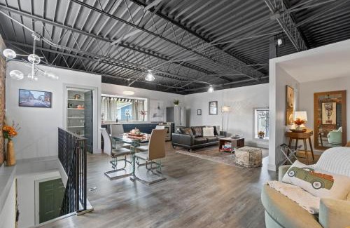 Fort Wayne Apartamento | The 418. An 1866 Build with Modern Comforts