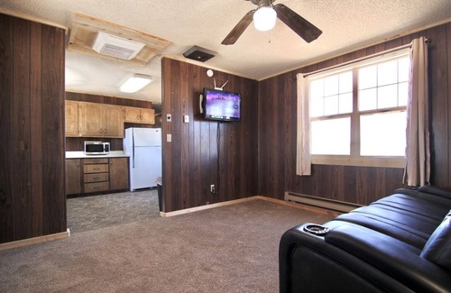 Blanding Cabina | The 4x4 Bunkhouse Cabin