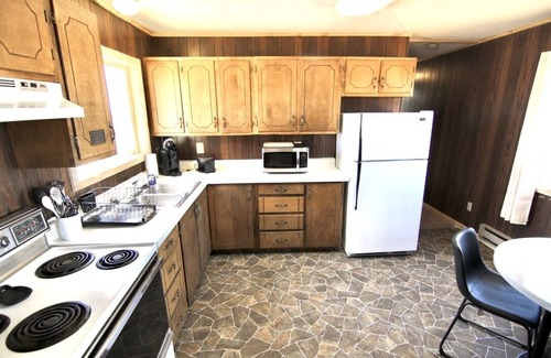 Blanding Cabina | The 4x4 Bunkhouse Cabin