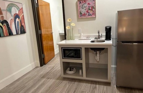 Downtown Jackson Apartamento | The 610 Flats: Picasso’s Place #26