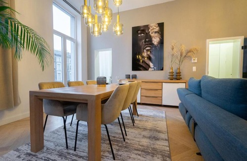 Saint-Laurent Apartamento | The 99, Appartement sauna & parking