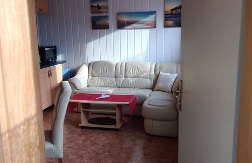Mohlau Apartamento | The apartment has approx. 40 square meters of living space, a bedroom with a double bed and en-suite bathroom and another room with a kitchenette.