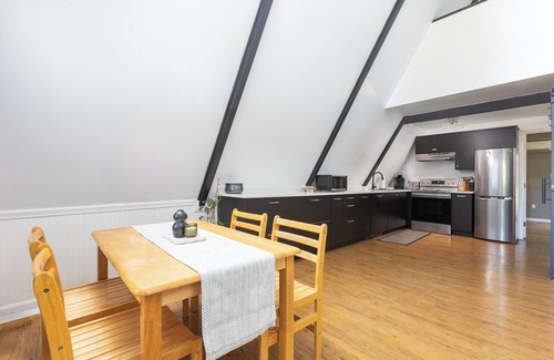 Colington Harbour Casa | The A-Frame. Canal front home in Colington Habour
