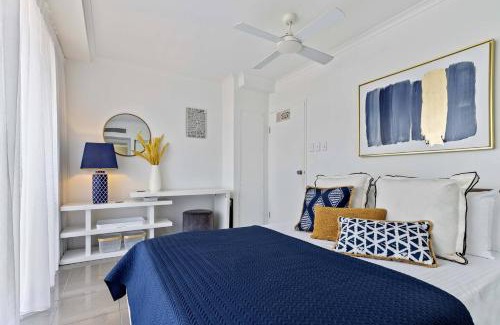 Cairns North Apartamento | The Abbott—A Sea-Swept Esplanade Abode