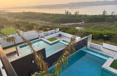 Praia do Bilene Villa | The Acaiah, Bilene
