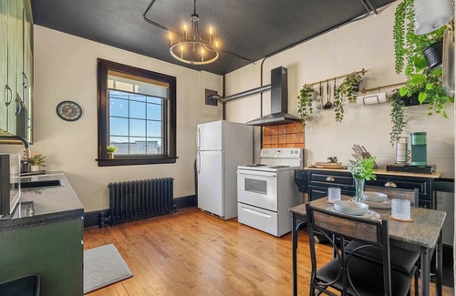 Drumheller Apartamento | The Accountant | Sleeps 2 Guests | DT Drumheller |