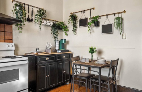 Drumheller Apartamento | The Accountant | Sleeps 2 Guests | DT Drumheller |