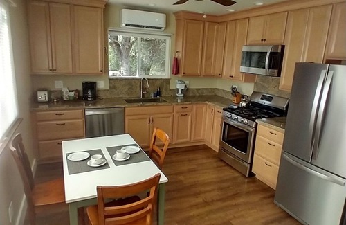 Placerville Cabaña | The Acorn Cottage | Rural Setting | Fast Internet!