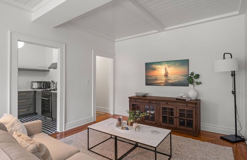 Hyde Park Apartamento | The Adaline #8 | Luxury Hyde Park Apt