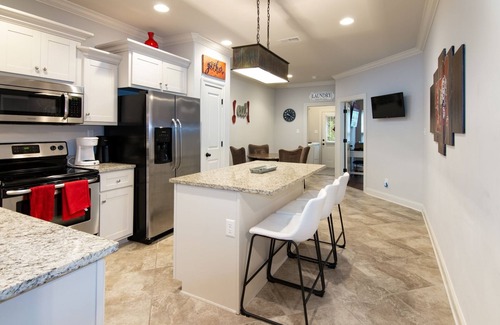 Oxford Condominio | The Adele @ Oxford Farms- Tucked off South Lamar! Two Miles from The Square!