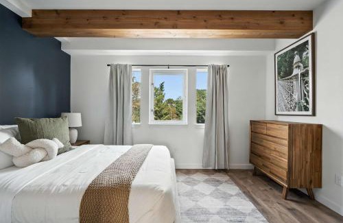 Kerns Casa | The Adelynn - Modern 2BR House in Central Portland
