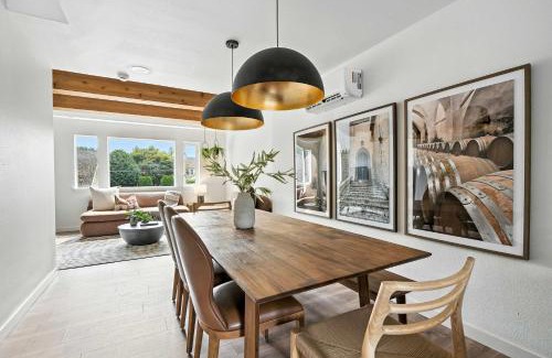 Kerns Casa | The Adelynn - Sleek 2BR House in Portland - Walk to Everything