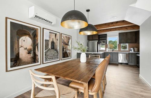 Kerns Casa | The Adelynn - Sleek 2BR House in Portland - Walk to Everything