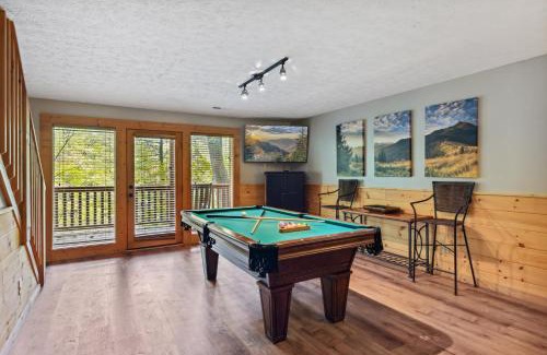 Black Bear Falls Casa | The Adventure Lodge Located in Black Bear Falls Resort with 3 King Suites!