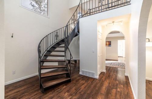 Post Falls Casa | The Affordable Family Fun House- Ping Pong, Pool Table, Darts