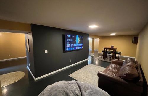 Post Falls Casa | The Affordable Family Fun House- Ping Pong, Pool Table, Darts