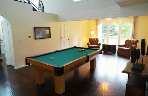 Post Falls Casa | The Affordable Family Fun House- Ping Pong, Pool Table, Darts