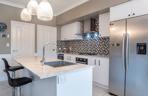 Northgate Casa | The Airport Stop Modern, 15min to Brisbane City