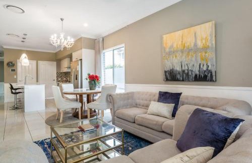 Northgate Casa | The Airport Stop Modern, 15min to Brisbane City
