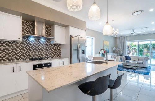 Northgate Casa | The Airport Stop Modern, 15min to Brisbane City